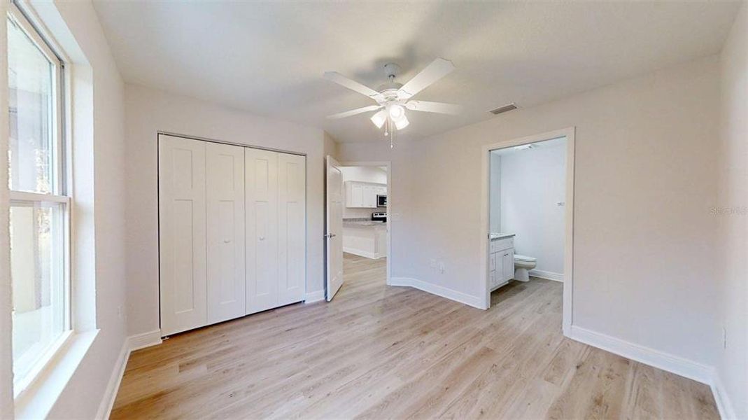 Spacious, unfurnished interior of a new home in , Dunnellon (Image 15).