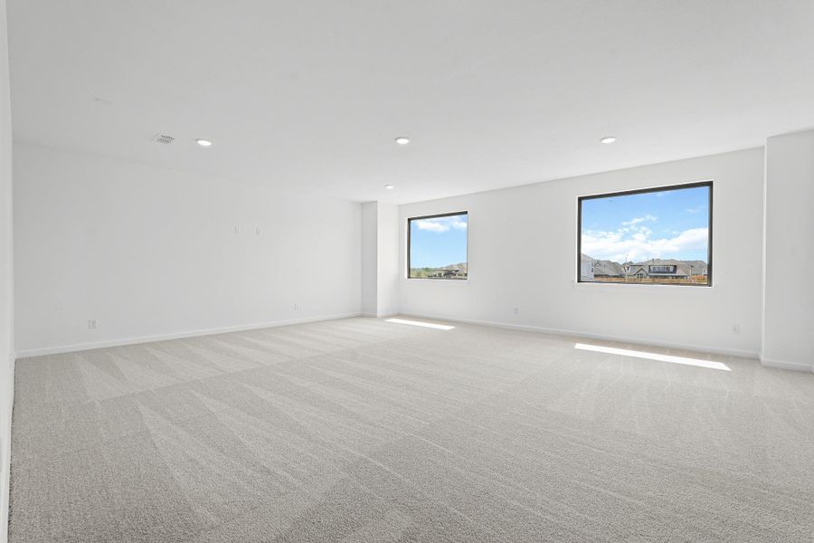 Spacious, unfurnished interior of a new home in Jubilee 45', 70', Hockley (Image 9).