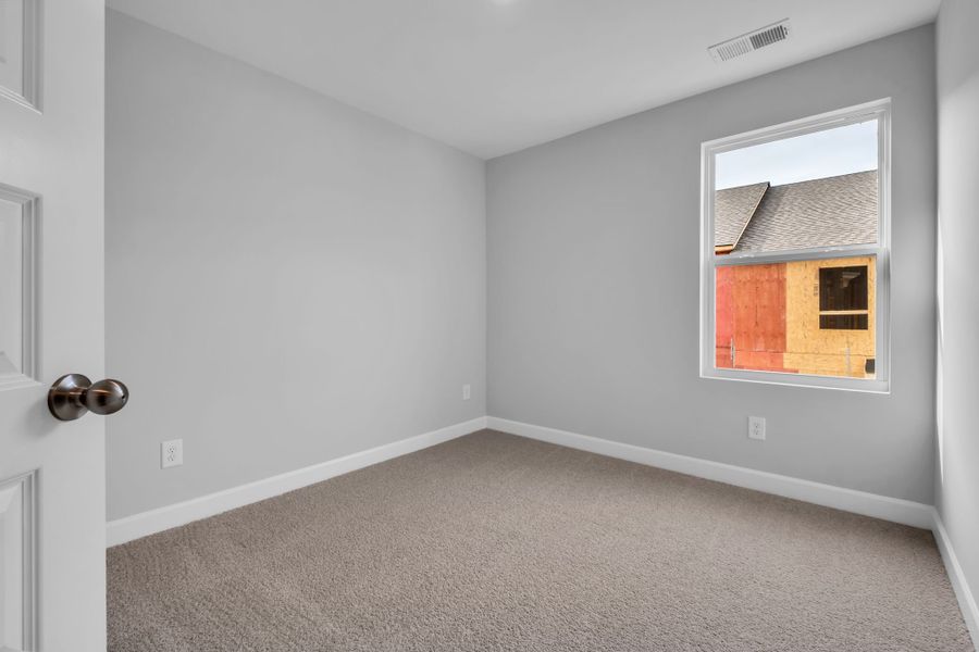 Spacious, unfurnished interior of a new home in Anderson Park, Hendersonville (Image 24).