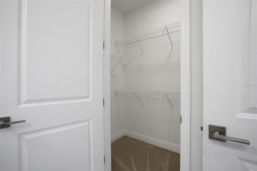 Spacious, unfurnished interior of a new home in Bungalow Walk at Lakewood Ranch, Sarasota (Image 29).