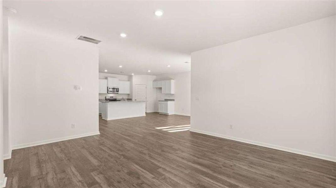 Spacious, unfurnished interior of a new home in Oakchase at Hampton, Hampton (Image 36).