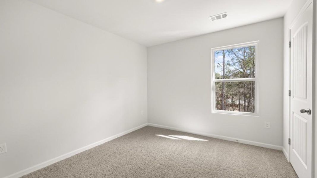 Spacious, unfurnished interior of a new home in Falcon Landing, Gainesville (Image 22).