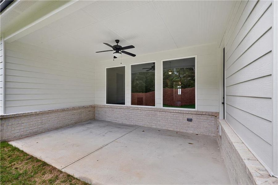Exterior details and patio area of a home in , Gainesville (Image 3).