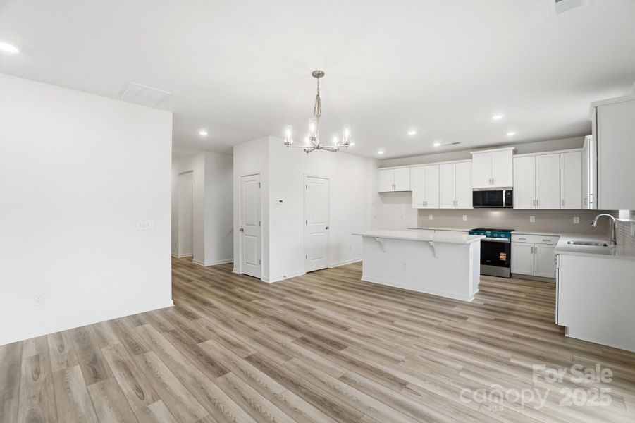 Spacious, unfurnished interior of a new home in Wilson Creek, Indian Land (Image 30).