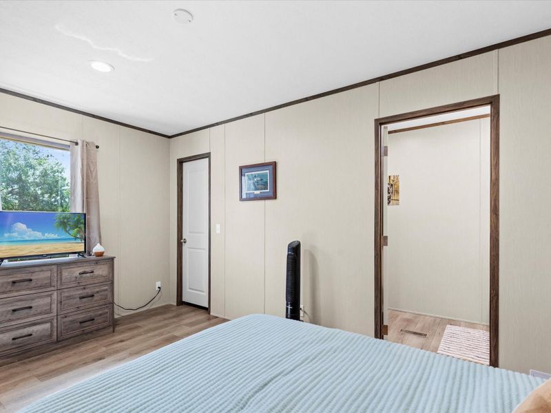 Furnished interior view inside a new home in , La Vernia (Image 7).