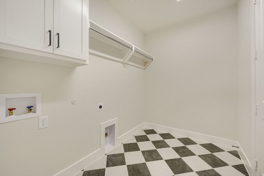 9912 Oak Glade - Laundry Room 9912 Oak Glade - Laundry Room