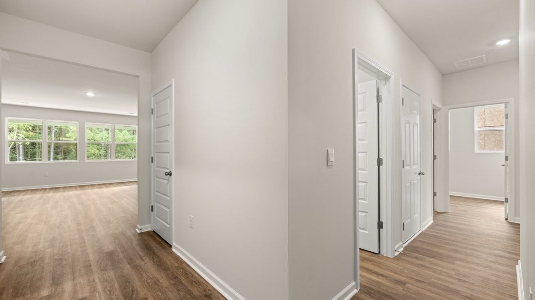 Spacious, unfurnished interior of a new home in Kingston Ranch at Lake Oconee, Buckhead (Image 13).