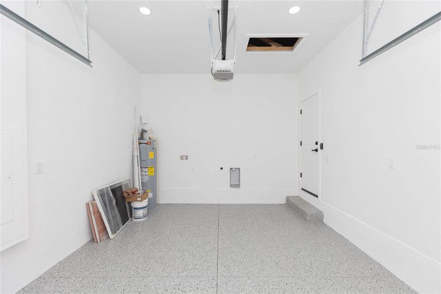 Spacious, unfurnished interior of a new home in , Tampa (Image 32). Spacious, unfurnished interior of a new home in , Tampa (Image 32).