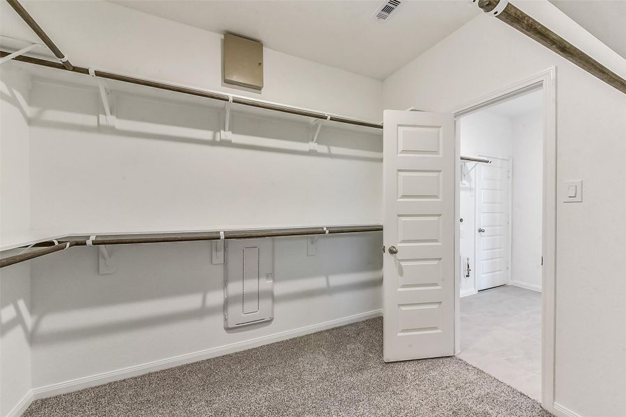 Spacious, unfurnished interior of a new home in River Ranch Meadows, Dayton (Image 32).