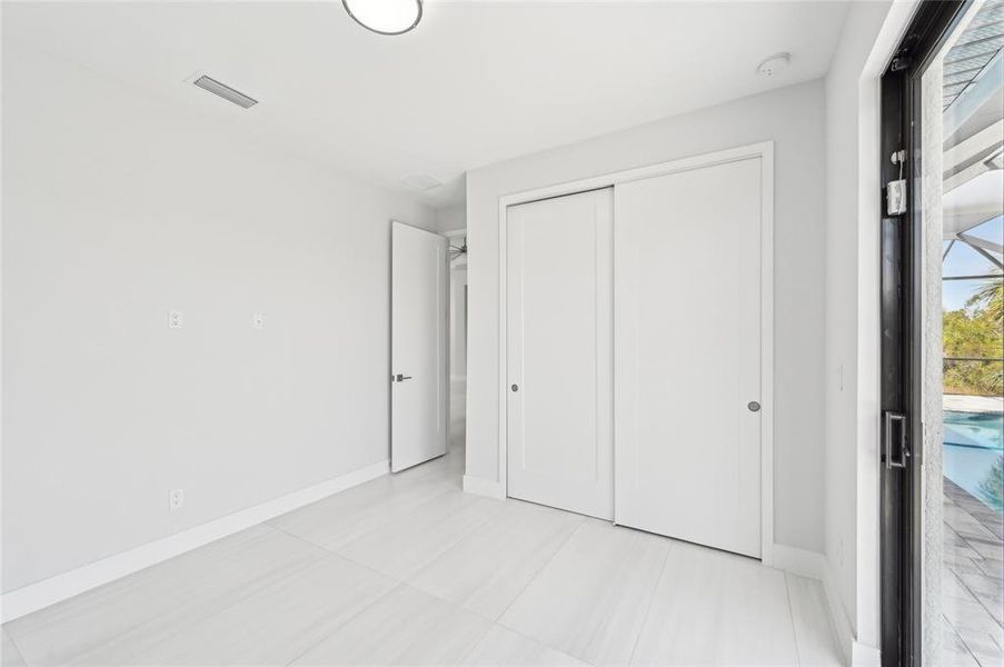 Spacious, unfurnished interior of a new home in , Port Charlotte (Image 38).