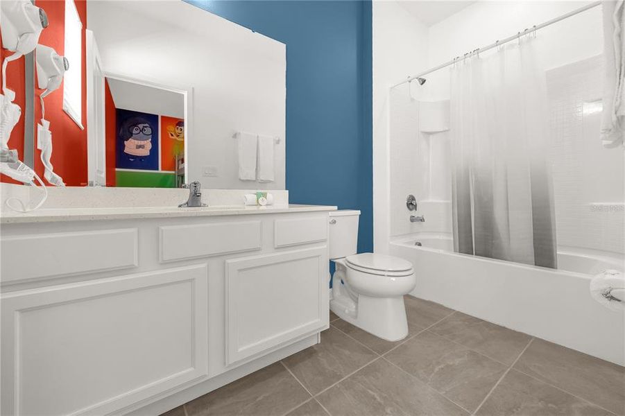 Furnished interior view inside a new home in , Kissimmee (Image 49).