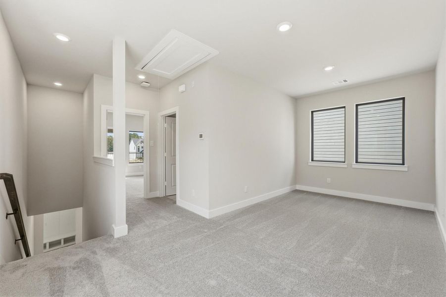 Spacious, unfurnished interior of a new home in Two Step Farm, Montgomery (Image 20).