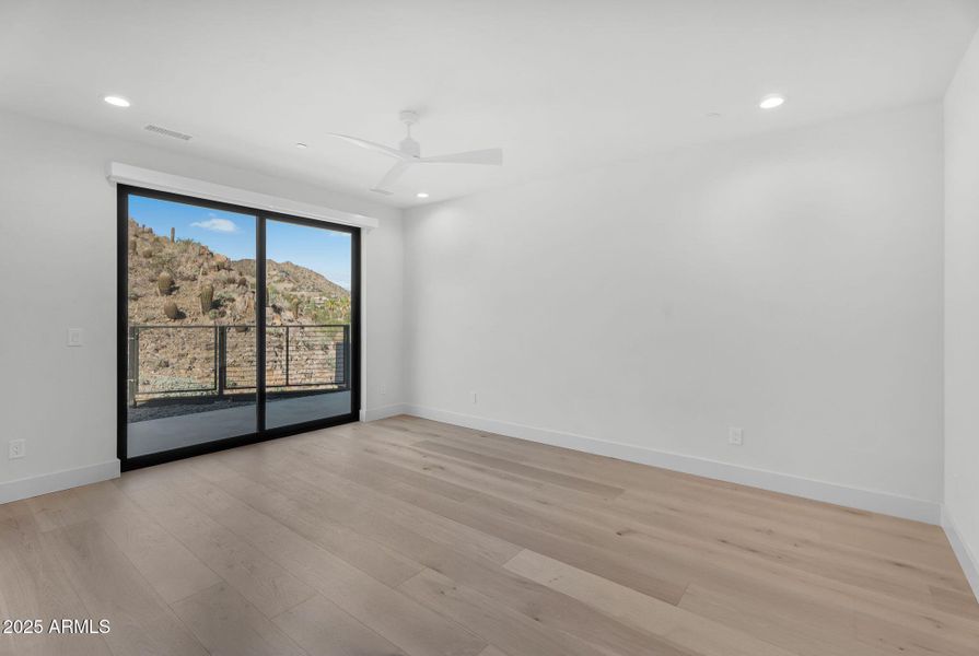 50-web-or-mls-North 39th-62