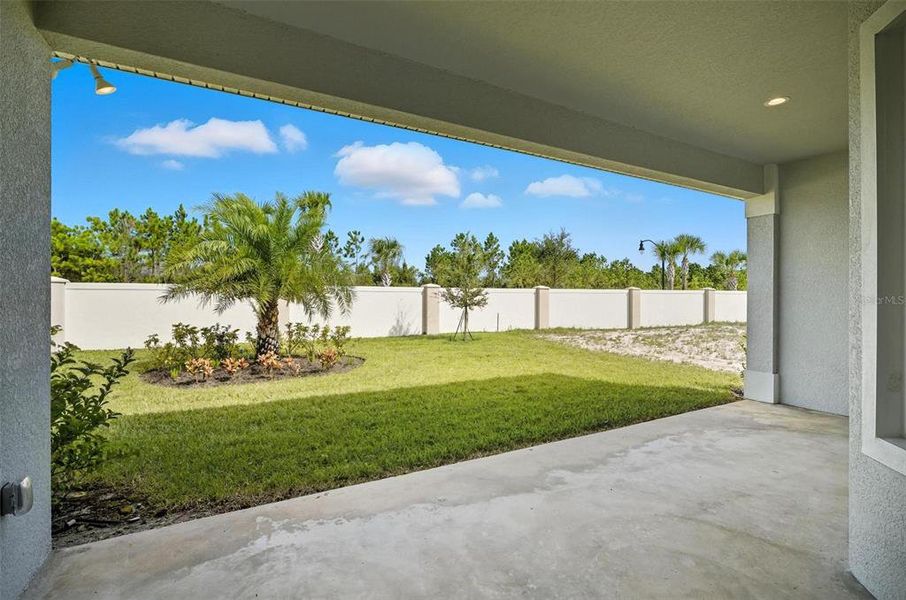 Exterior details and patio area of a home in Marina Del Palma, Palm Coast (Image 23).