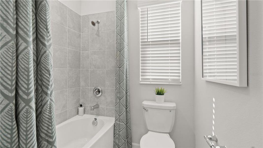 Furnished interior view inside a new home in , Orlando (Image 21).