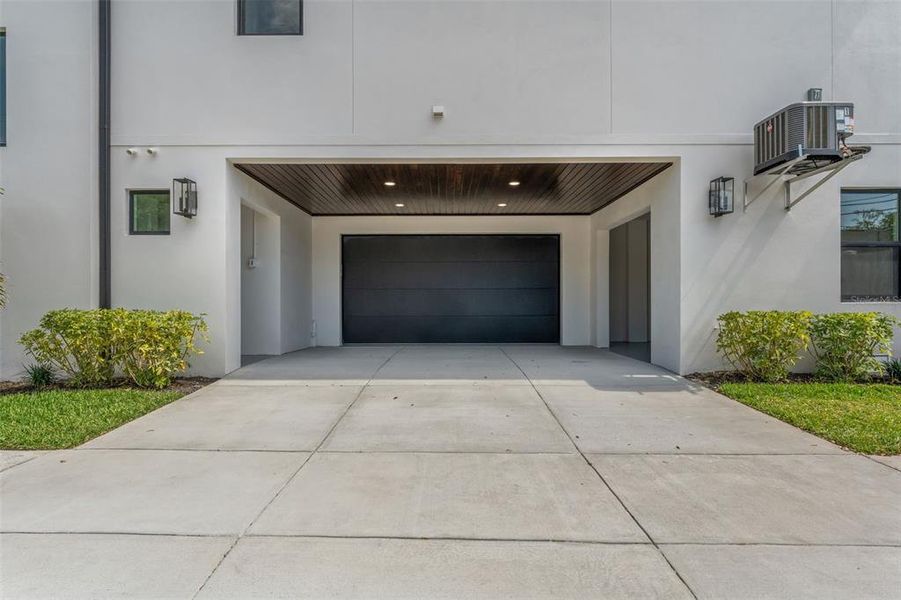 Exterior details and patio area of a home in , Tampa (Image 34).