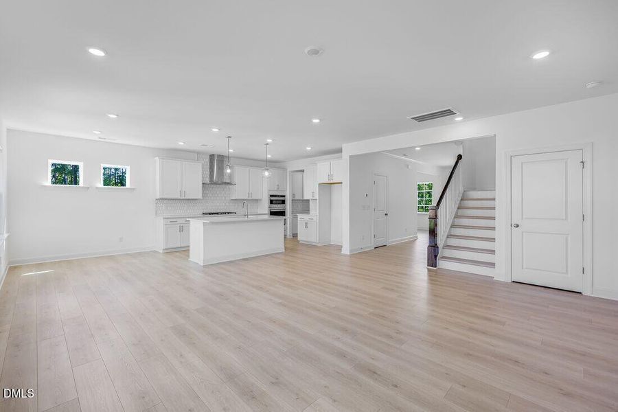 sheridan-tvloungetokitchen