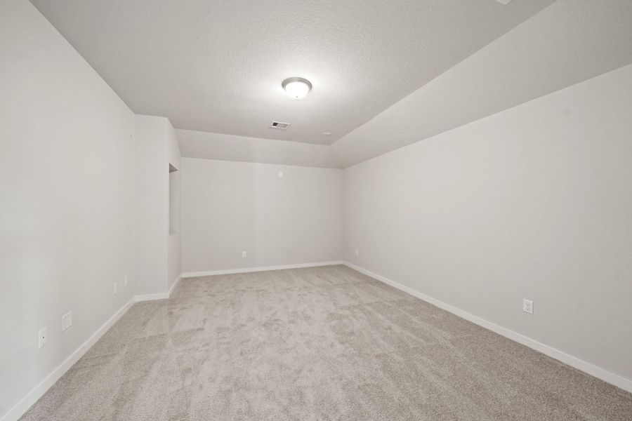 Spacious, unfurnished interior of a new home in Barton Creek Ranch, Conroe (Image 15). Spacious, unfurnished interior of a new home in Barton Creek Ranch, Conroe (Image 15).