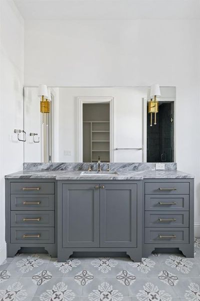 Furnished interior view inside a new home in , Colleyville (Image 8).