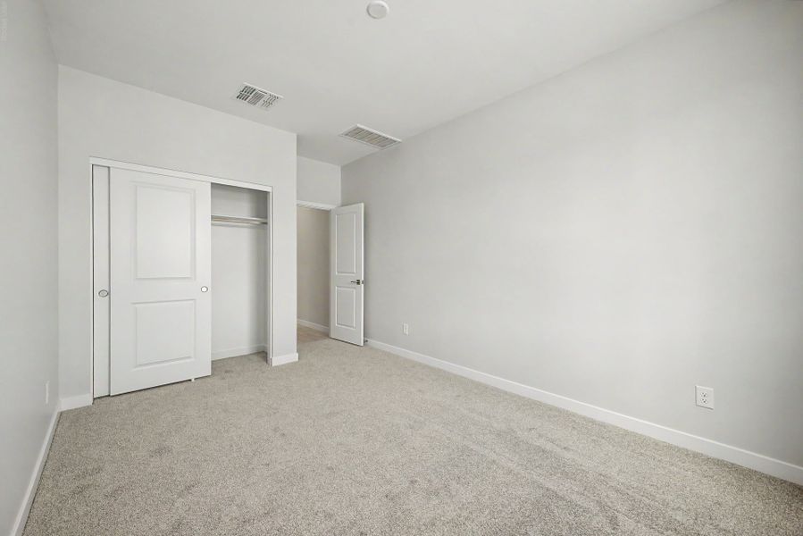 Spacious, unfurnished interior of a new home in Citrus Park, Goodyear (Image 9).