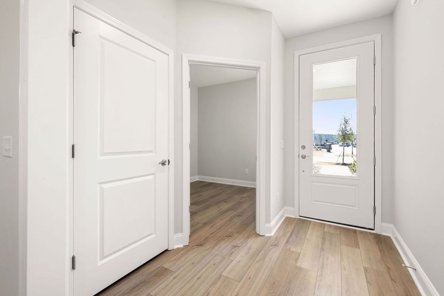 Spacious, unfurnished interior of a new home in Del Webb Savannah at Heartwood, Richmond Hill (Image 12).