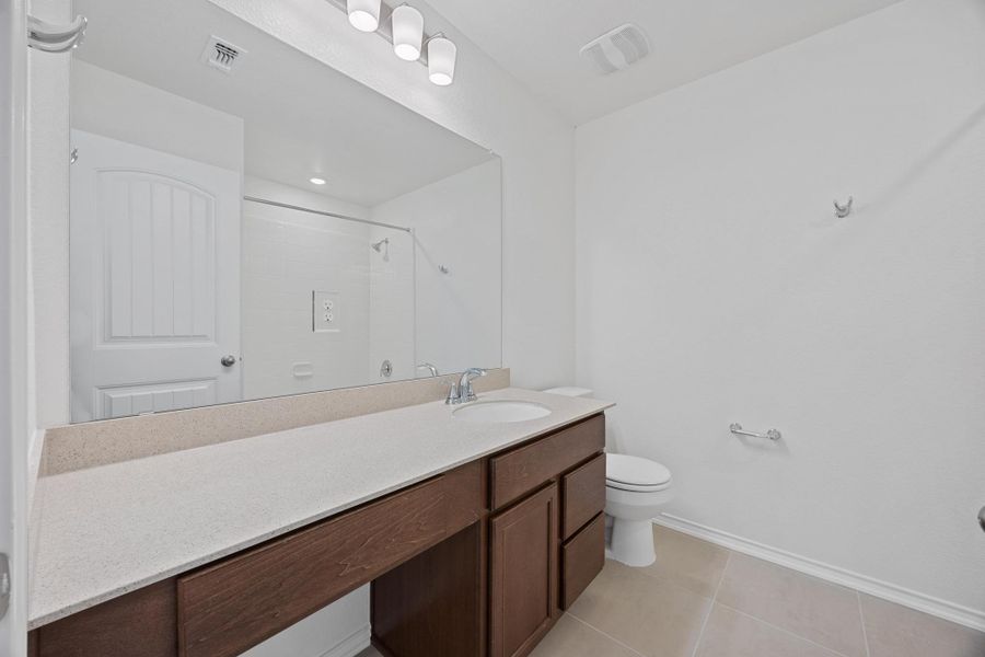 Furnished interior view inside a new home in Overlook Ranch, Georgetown (Image 6). Furnished interior view inside a new home in Overlook Ranch, Georgetown (Image 6).