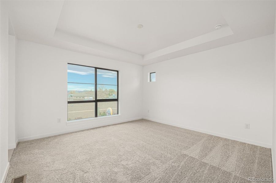 Spacious, unfurnished interior of a new home in , Denver (Image 33).