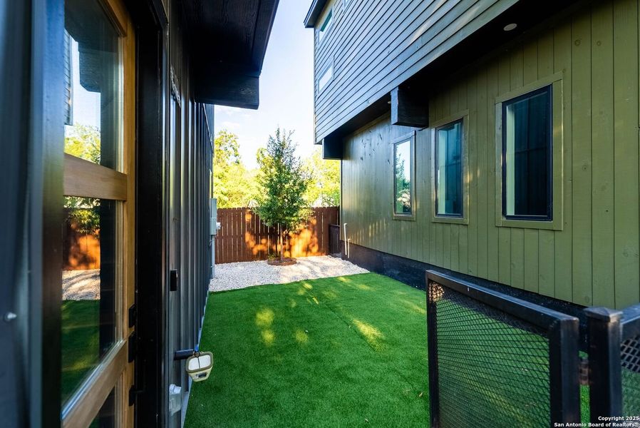 Exterior details and patio area of a home in , San Antonio (Image 17).