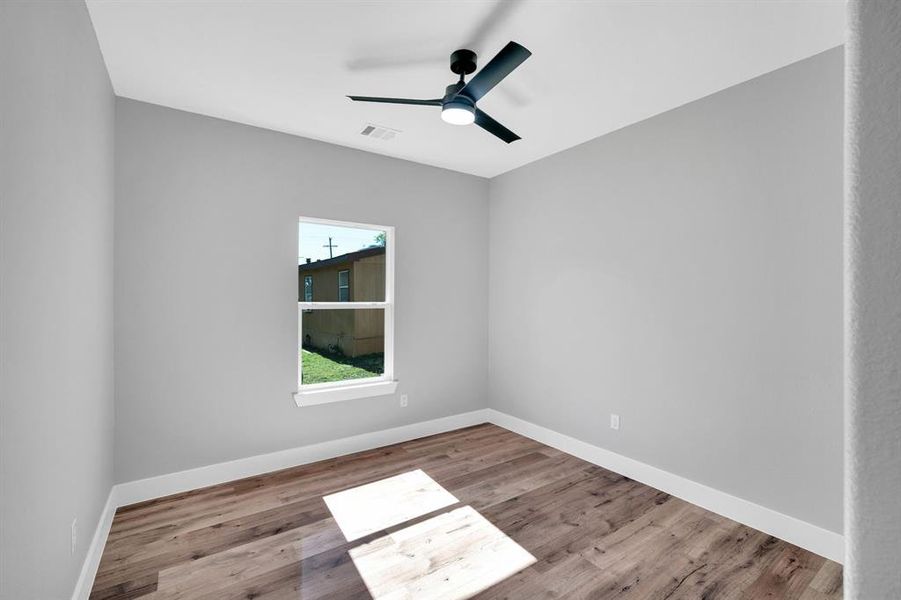 Spacious, unfurnished interior of a new home in , Alvarado (Image 17).