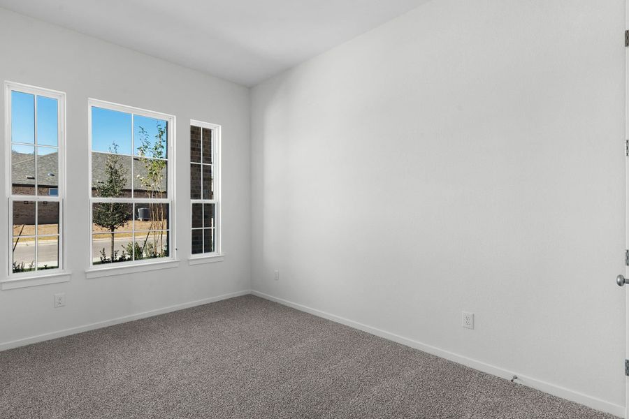 Spacious, unfurnished interior of a new home in Highland Village, Georgetown (Image 14).