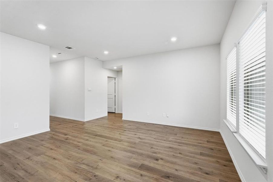 Spacious, unfurnished interior of a new home in , Princeton (Image 19).