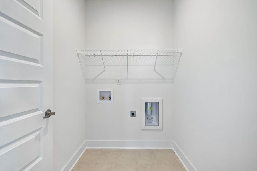 Spacious, unfurnished interior of a new home in Del Webb Barton Village, Lebanon (Image 20).