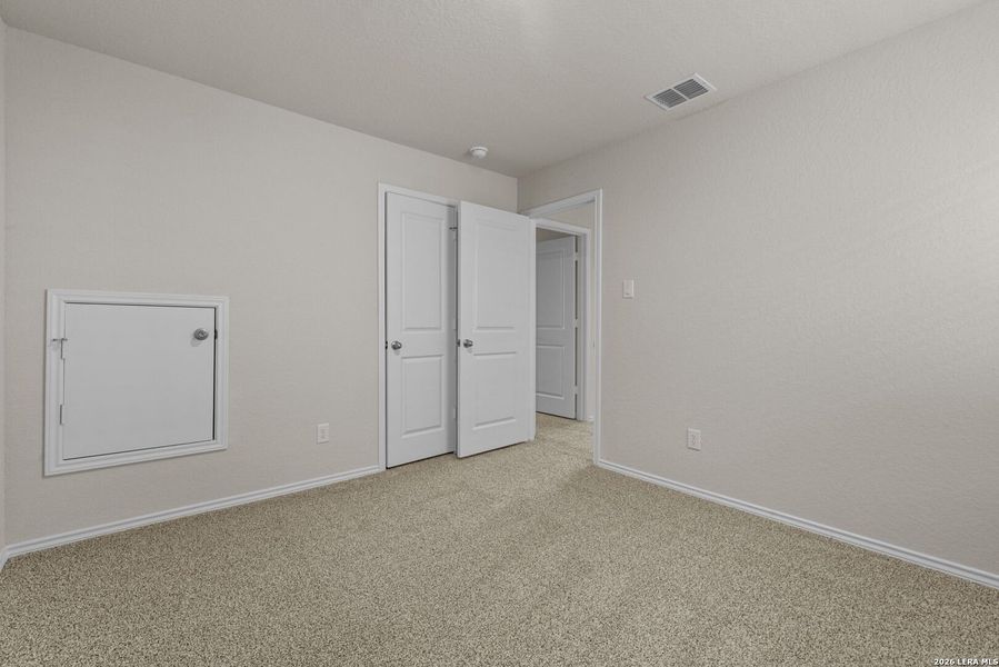 Spacious, unfurnished interior of a new home in Stonehill, San Antonio (Image 19).