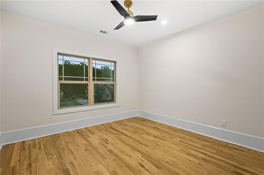 Spacious, unfurnished interior of a new home in , Gainesville (Image 24).