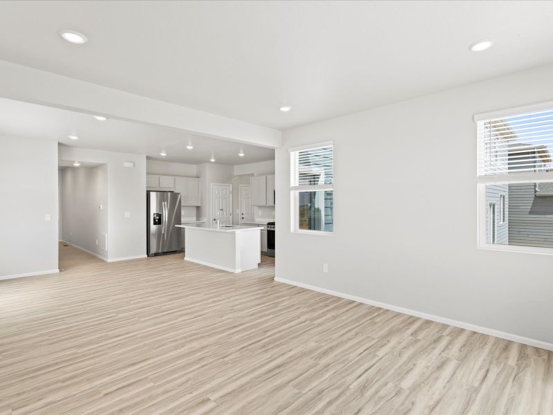 Spacious, unfurnished interior of a new home in Lake Bluff, Greeley (Image 10).