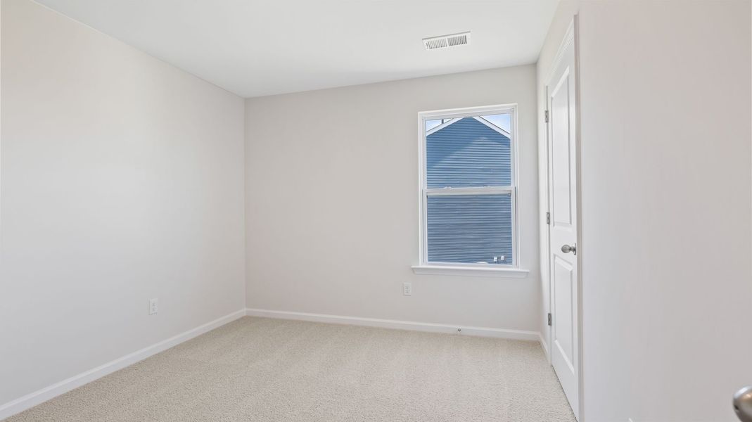 Spacious, unfurnished interior of a new home in Woodglen, Piedmont (Image 21).