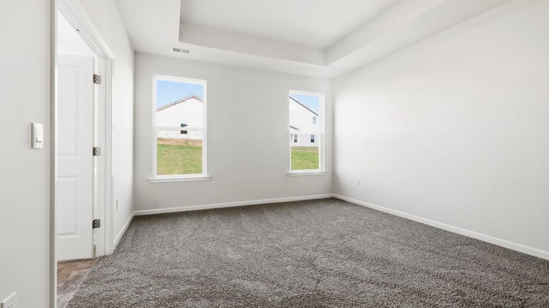 Spacious, unfurnished interior of a new home in Blue Ridge Trail, Fountain Inn (Image 34).