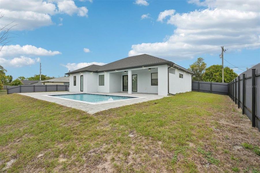 Exterior details and patio area of a home in , Cape Coral (Image 27).