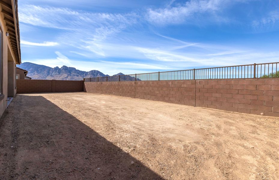 Exterior details and patio area of a home in Vistoso Canyon Estates, Oro Valley (Image 20).
