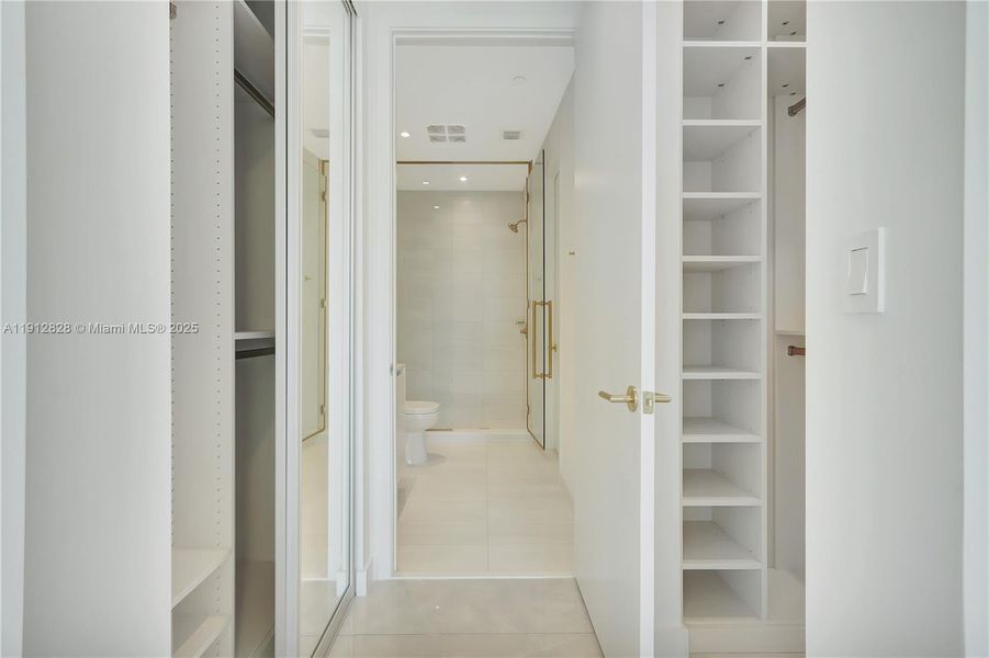 Spacious, unfurnished interior of a new home in Mr. C Residences, Miami (Image 27). Spacious, unfurnished interior of a new home in Mr. C Residences, Miami (Image 27).