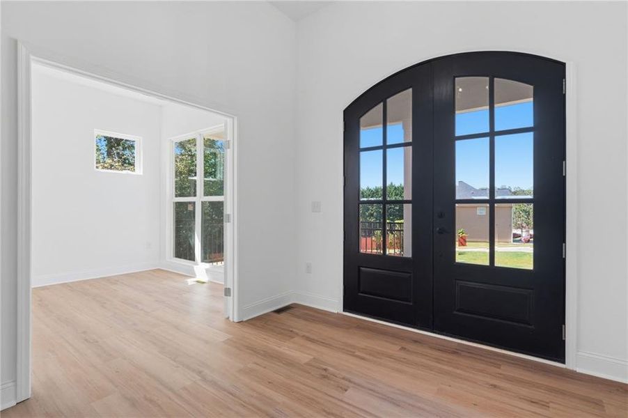 Spacious, unfurnished interior of a new home in , Flowery Branch (Image 40).