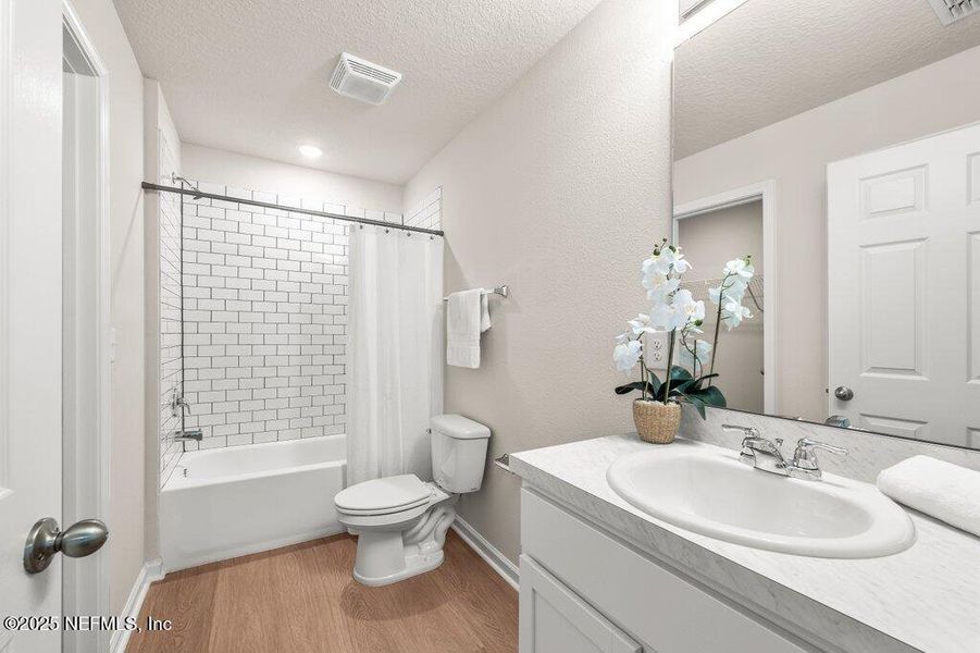 Furnished interior view inside a new home in , Jacksonville (Image 8).