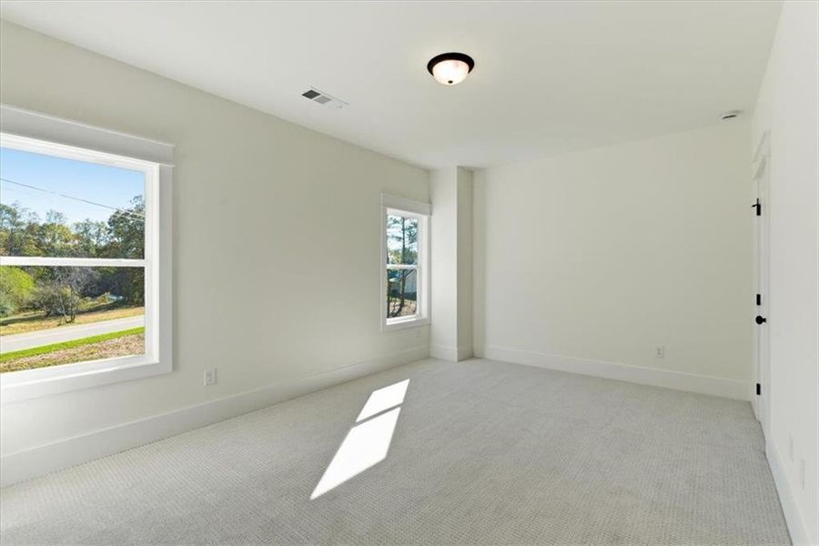 Spacious, unfurnished interior of a new home in , Waleska (Image 13).