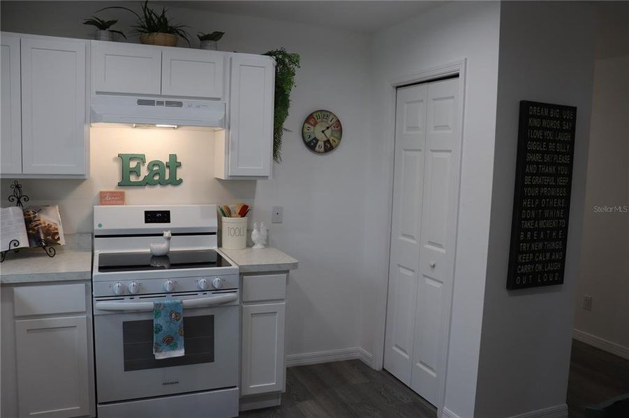 Furnished interior view inside a new home in , Dunnellon (Image 31). Furnished interior view inside a new home in , Dunnellon (Image 31).