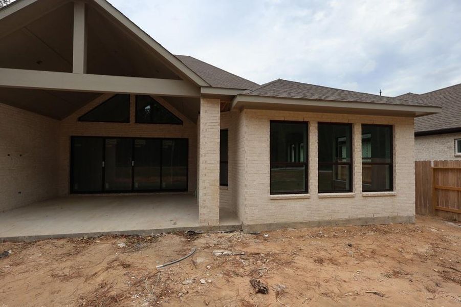 Welcome to The Leeward by David Weekley Homes. Move-In-Ready Now!