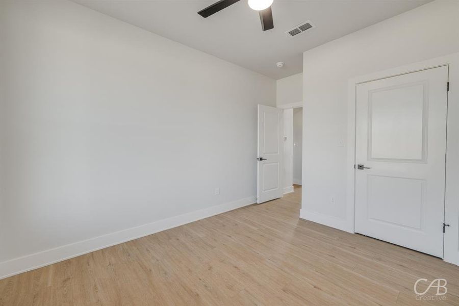 Spacious, unfurnished interior of a new home in , Abilene (Image 32).