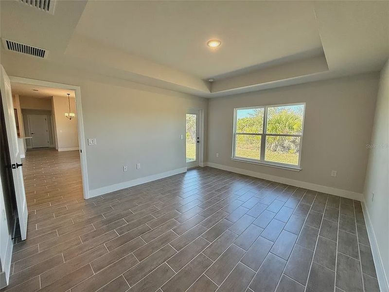 Spacious, unfurnished interior of a new home in South Gulf Cove, Port Charlotte (Image 25).