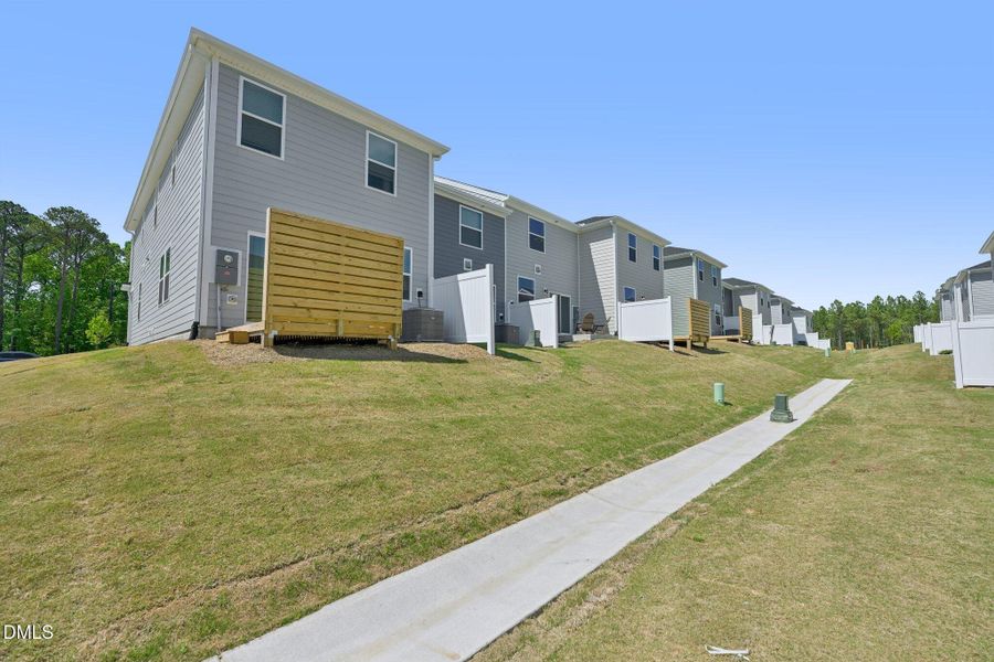 41-web-or-mls-Rabbitbrush St-S2304-041