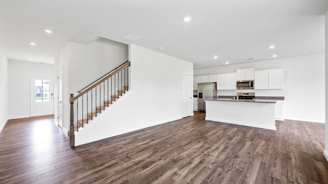 Spacious, unfurnished interior of a new home in The Cove at Thrasher Landing, Hixson (Image 14).