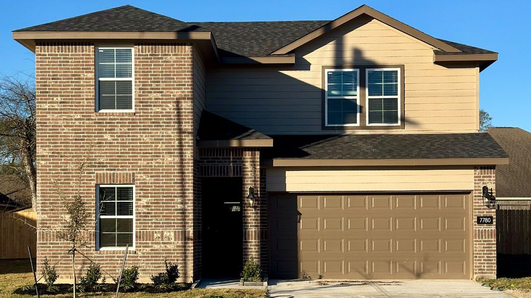 Front exterior of a new home in Windemere, Beaumont, TX, highlighting curb appeal (Image 1). Front exterior of a new home in Windemere, Beaumont, TX, highlighting curb appeal (Image 1).